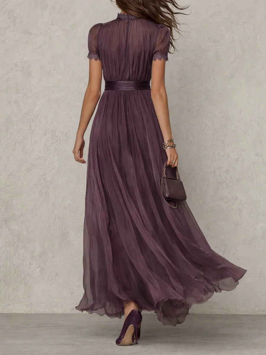 MAXI - Vestido con escote en forma de ojo de cerradura y encaje