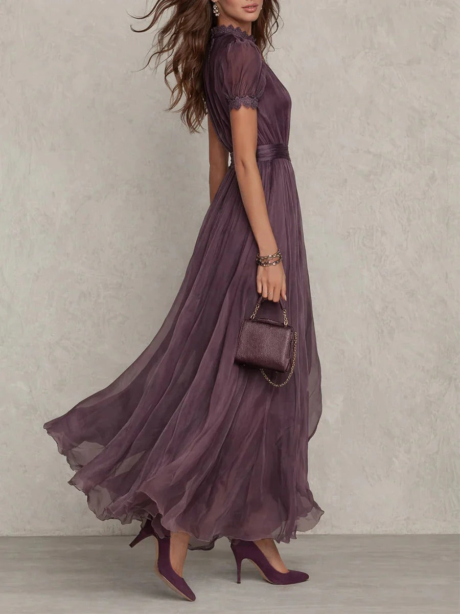 MAXI - Vestido con escote en forma de ojo de cerradura y encaje